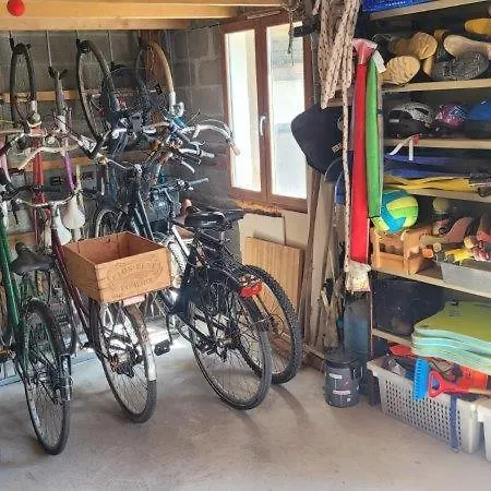 Prázdninový dům Charmante Maison Familiale Avec Jardin *